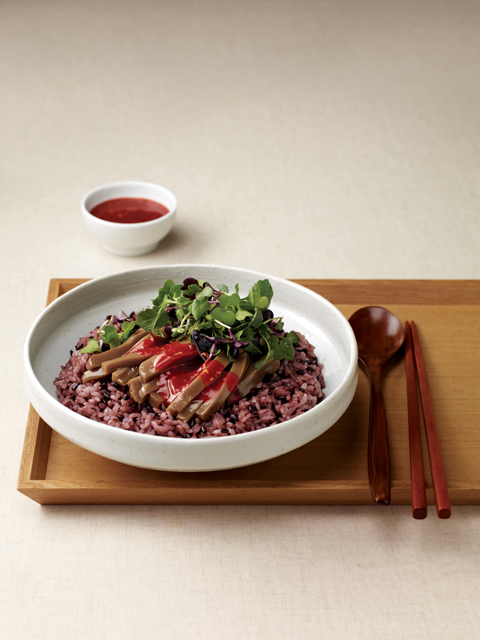 새싹비빔밥 (Saessak-bibimbap)